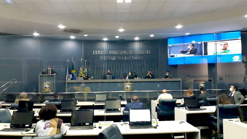 Vereadores de Teresina não usam busão, mas usam o sistema de transporte politicamente